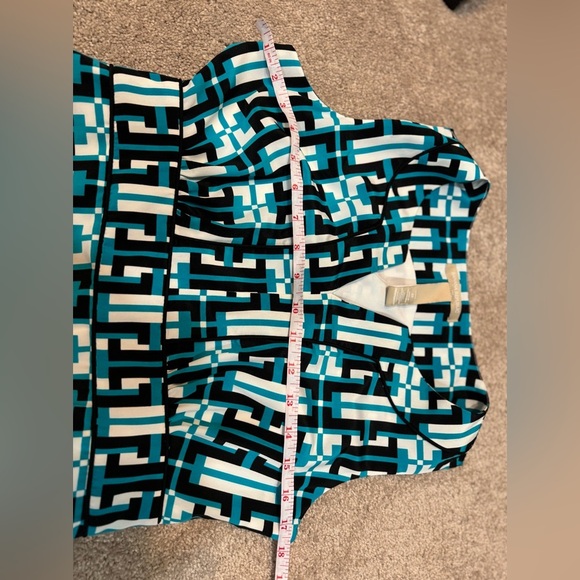 Banana Republic ladies dress in size 4P - Picture 3 of 8